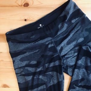 EUC Tuff Athletics Camo 3/4 Leggings